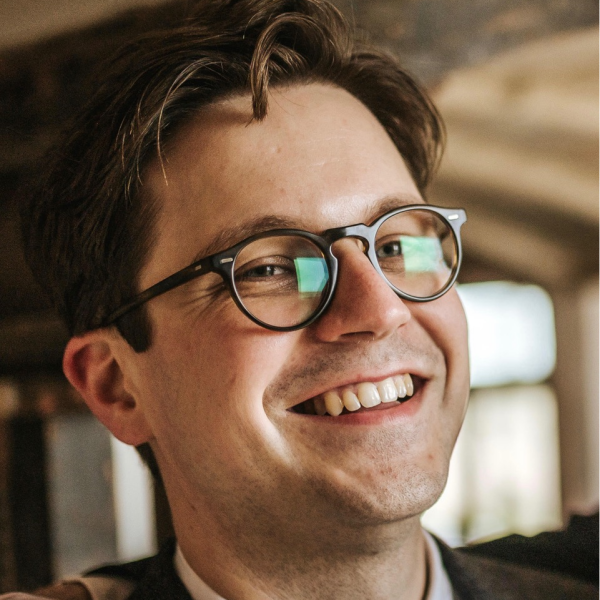 Dr Konrad Laker